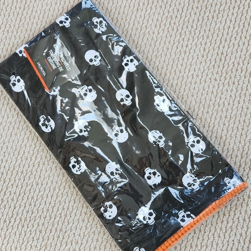 Skull Kitchen Towels in Black and Orange, 2pk, New